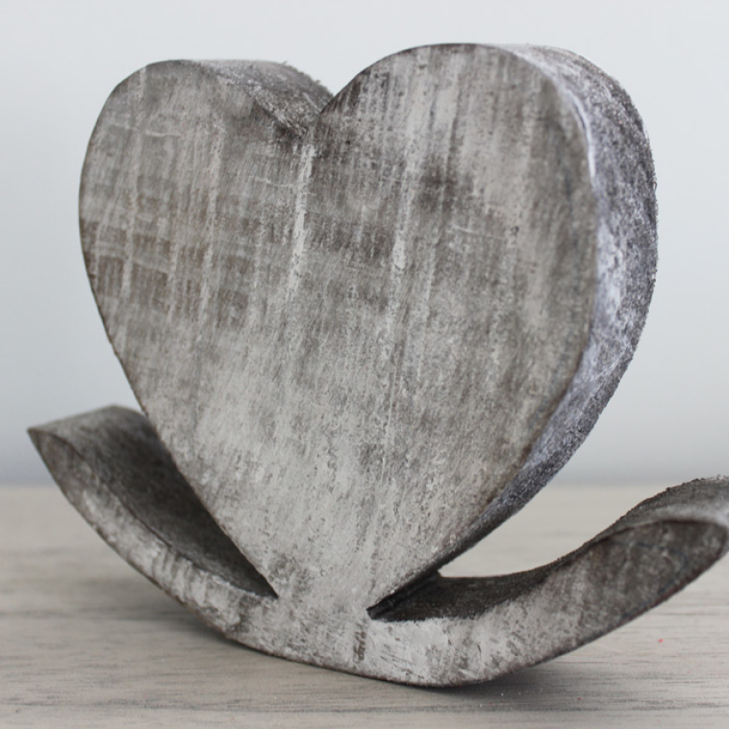 p 1 0 0 5 1005 Corazon de madera gris grande