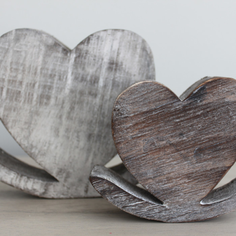 p 1 0 0 6 1006 Corazon de madera gris grande