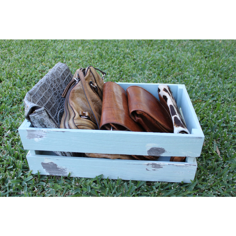 Caja de madera azul vintage
