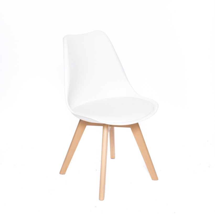 Silla polipropileno , con cojín y patas en madera