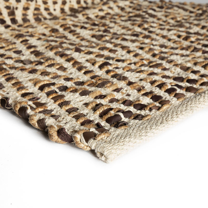 alfombra fibra natural y cuero