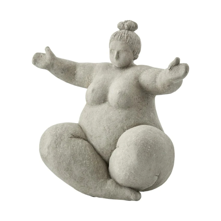 Escultura mujer brazos abiertos 2